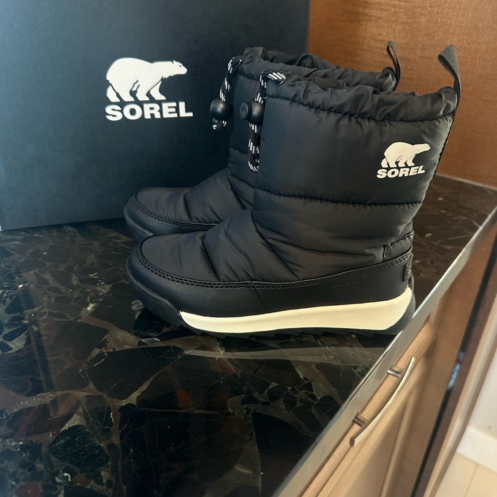 Sorel Black and White Insulated Boots